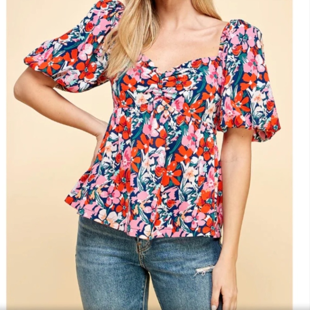 Women’s Florals Print  Blouse.   Size    S